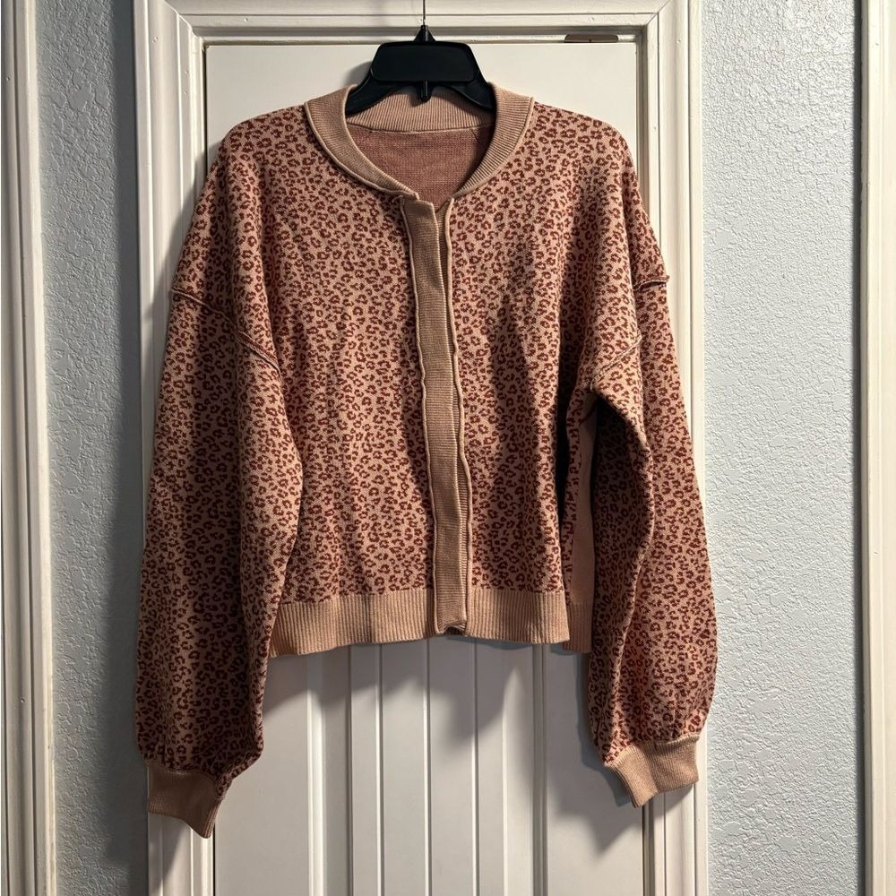 Unbranded Leopard Print Cardigan Women Size L Tan Brown Snap Front Knit Sweater